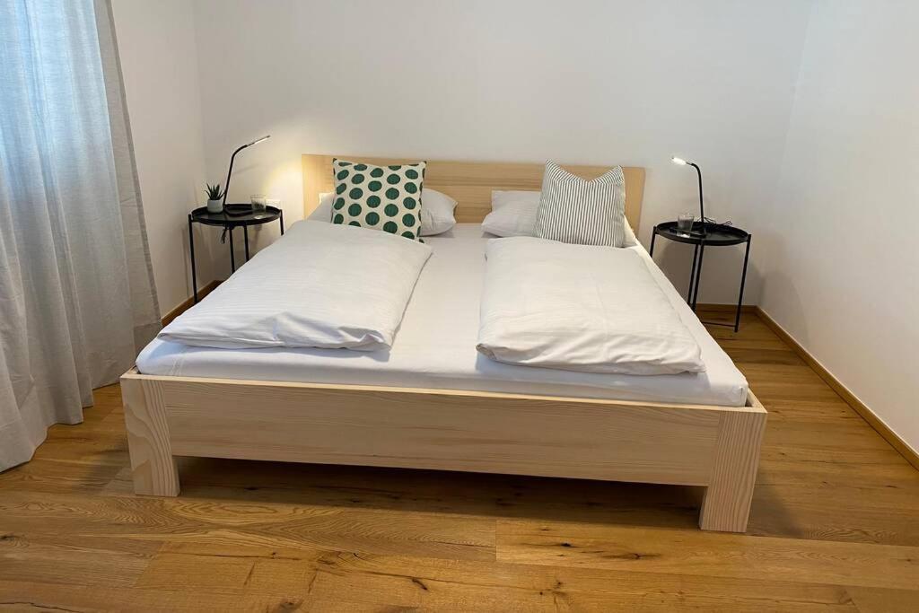 Wohnung 2 In Zentraler Lage Im Rheintal เกิทซิส ภายนอก รูปภาพ